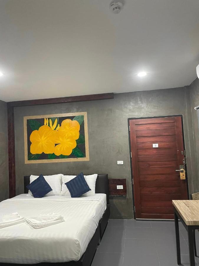 Jb Grand Resort Nakhon Si Thammarat Exterior foto